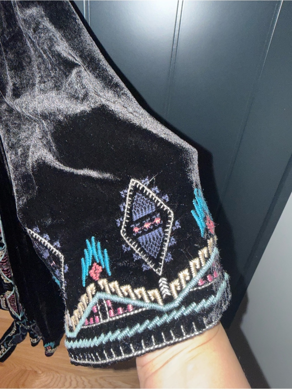 🌺 Johnny Was Aveza Black Velvet Embroidered Floral Kimono - Picture 3 of 15